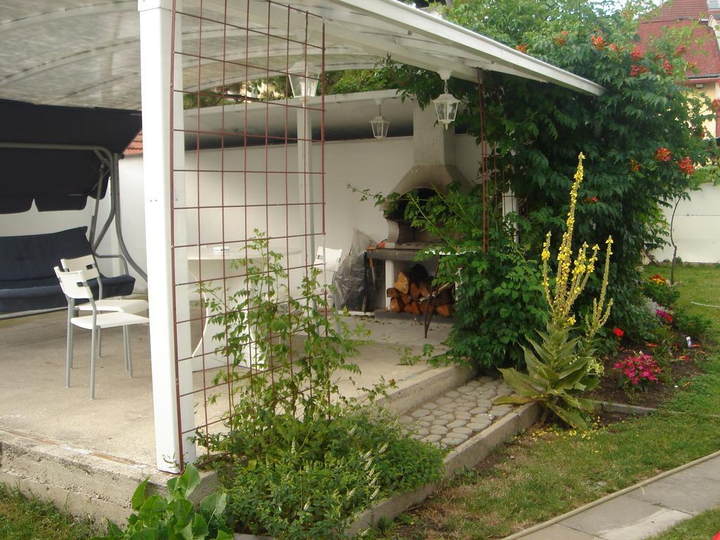 Dum V Podzamci Apartment Melnik Bagian luar foto